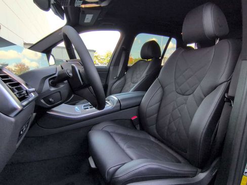 New 2026 BMW X5 xDrive50e w/ Premium Package image 17