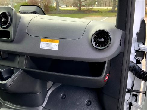 Certified 2025 Mercedes-Benz Sprinter 2500 image 10