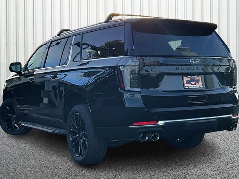 New 2025 Chevrolet Suburban Premier image 8