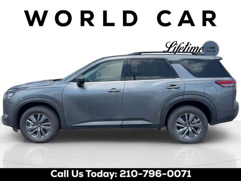 Used 2025 Nissan Pathfinder SV AWD/4WD image 6