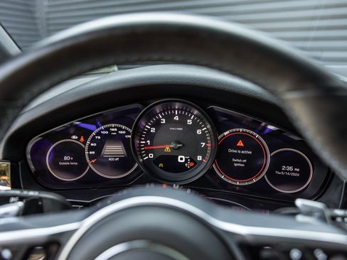 Certified 2022 Porsche Cayenne Platinum Edition AWD/4WD image 24