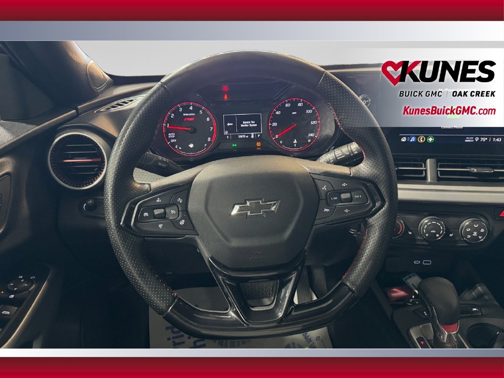 Used 2025 Chevrolet Trax RS FWD image 15