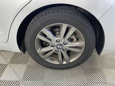 Used 2018 Hyundai Elantra SEL FWD image 19