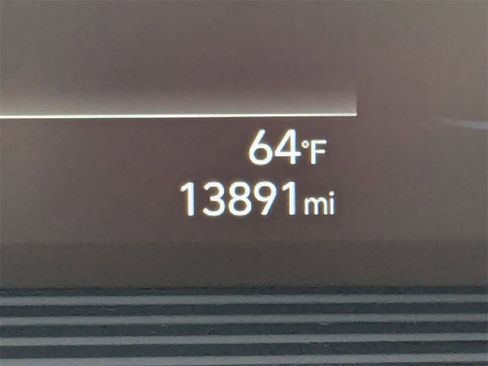 Used 2025 Hyundai Venue SEL image 16