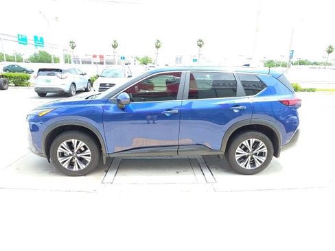 Used 2023 Nissan Rogue SV image 7