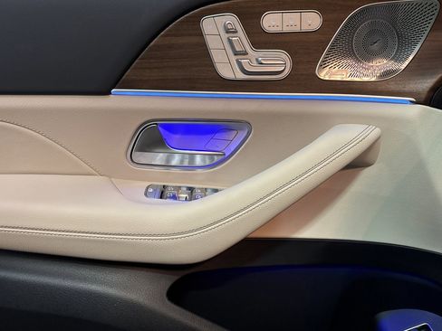 New 2026 Mercedes-Benz GLS 450 4MATIC image 12