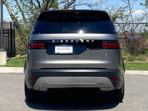 Certified 2025 Land Rover Discovery S AWD/4WD image 4
