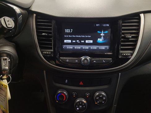 Used 2017 Chevrolet Trax LT image 25