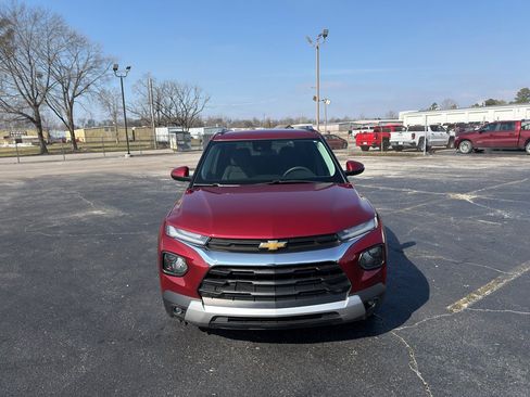 Used 2023 Chevrolet TrailBlazer LT image 2