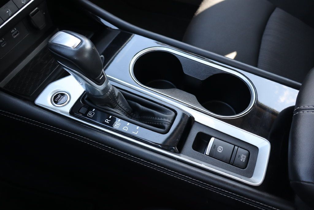 Used 2024 Nissan Altima 2.5 SV w/ SV Premium Package FWD image 9