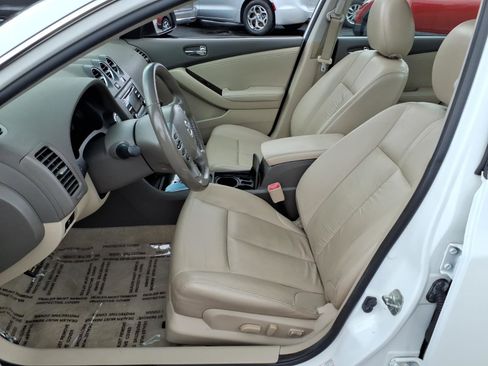 Used 2012 Nissan Altima 3.5 SR w/ Sport Pkg image 4