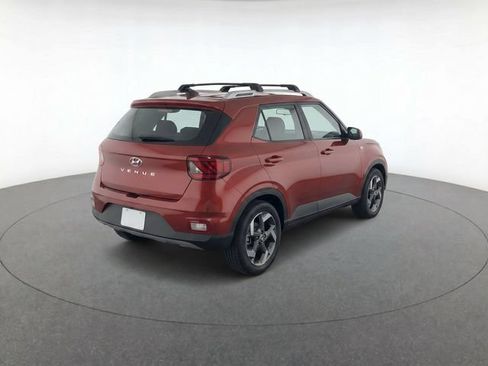 Certified 2023 Hyundai Venue SEL FWD image 4