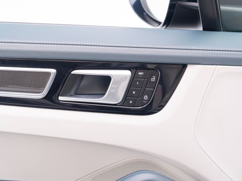 Certified 2022 Porsche Cayenne S Platinum image 22