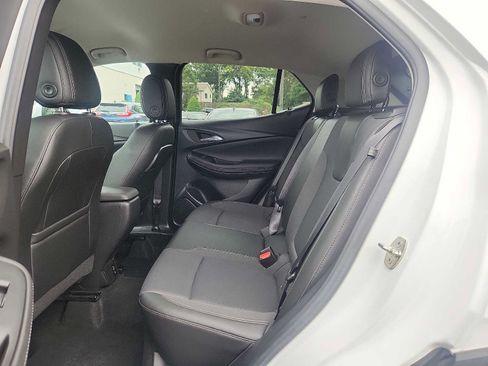 Used 2023 Buick Encore GX Preferred w/ Cold Weather Comfort Package AWD/4WD image 10