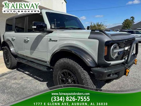 Used 2021 Ford Bronco First Edition image 3