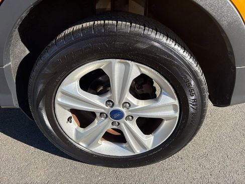 Used 2016 Ford Escape SE image 24