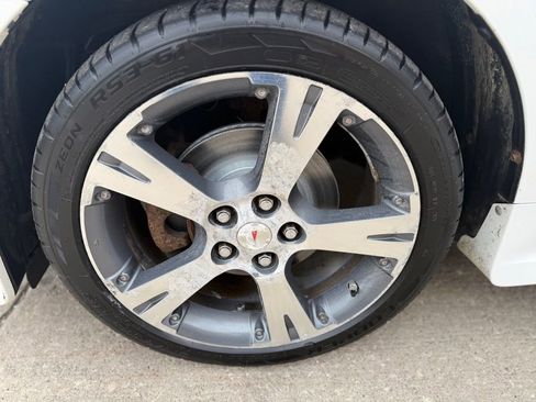 Used 2009 Pontiac Vibe GT FWD image 19