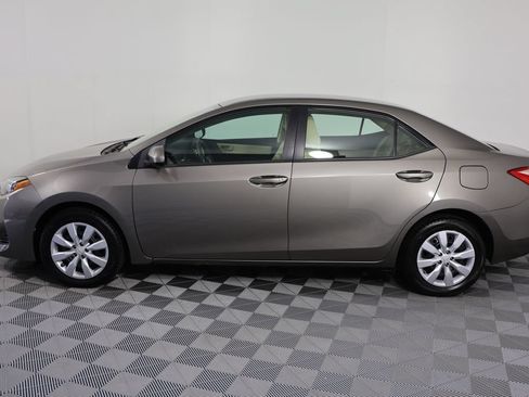Used 2018 Toyota Corolla LE FWD image 5
