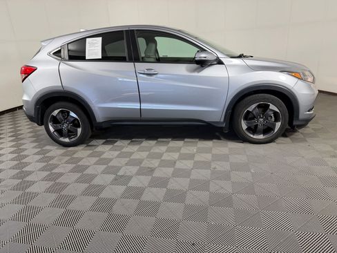 Used 2018 Honda HR-V EX image 8