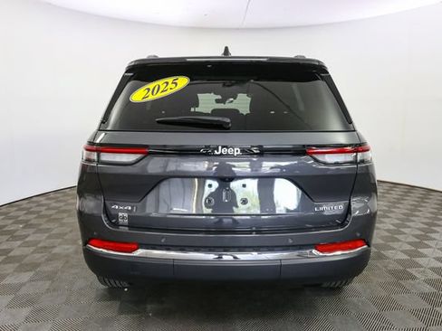 Used 2025 Jeep Grand Cherokee Limited AWD/4WD image 9