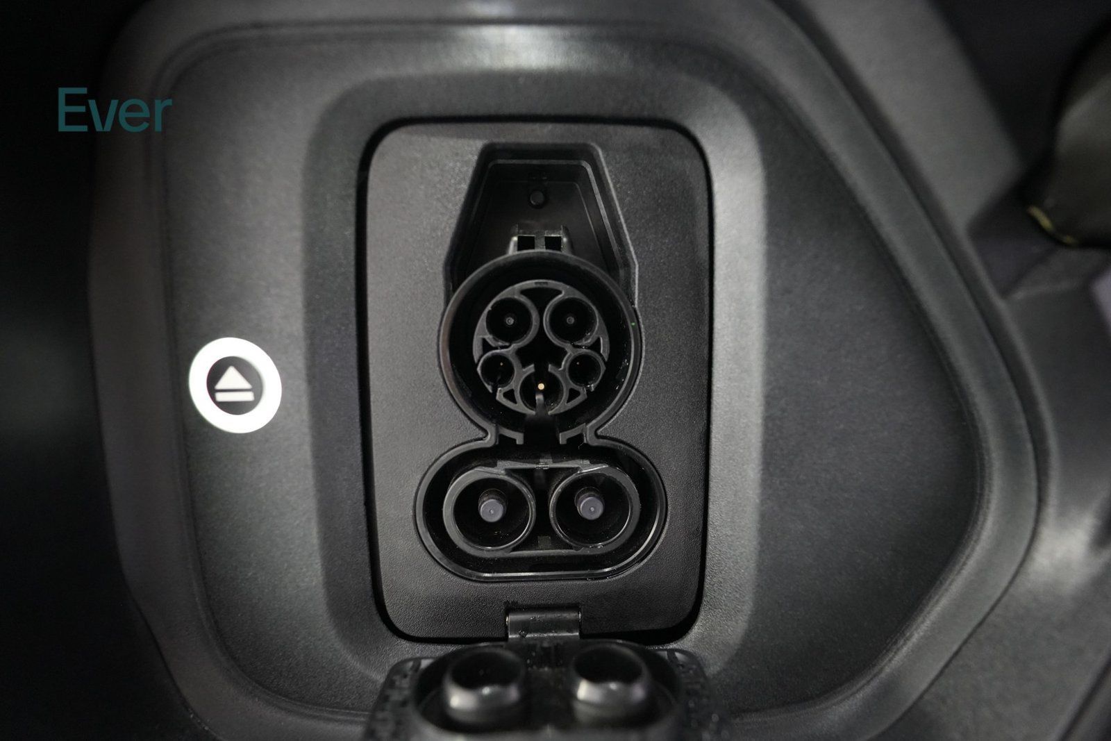 Used 2025 Rivian R1S Premium Dual AWD/4WD image 10