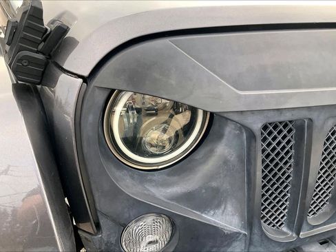 Used 2014 Jeep Wrangler Unlimited Sahara w/ Connectivity Group image 28