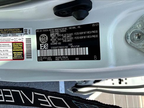 Used 2021 Toyota Sienna XLE image 24