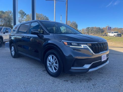 Used 2024 Kia Carnival LX image 14