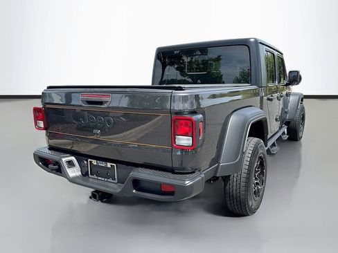 Used 2022 Jeep Gladiator Sport image 7