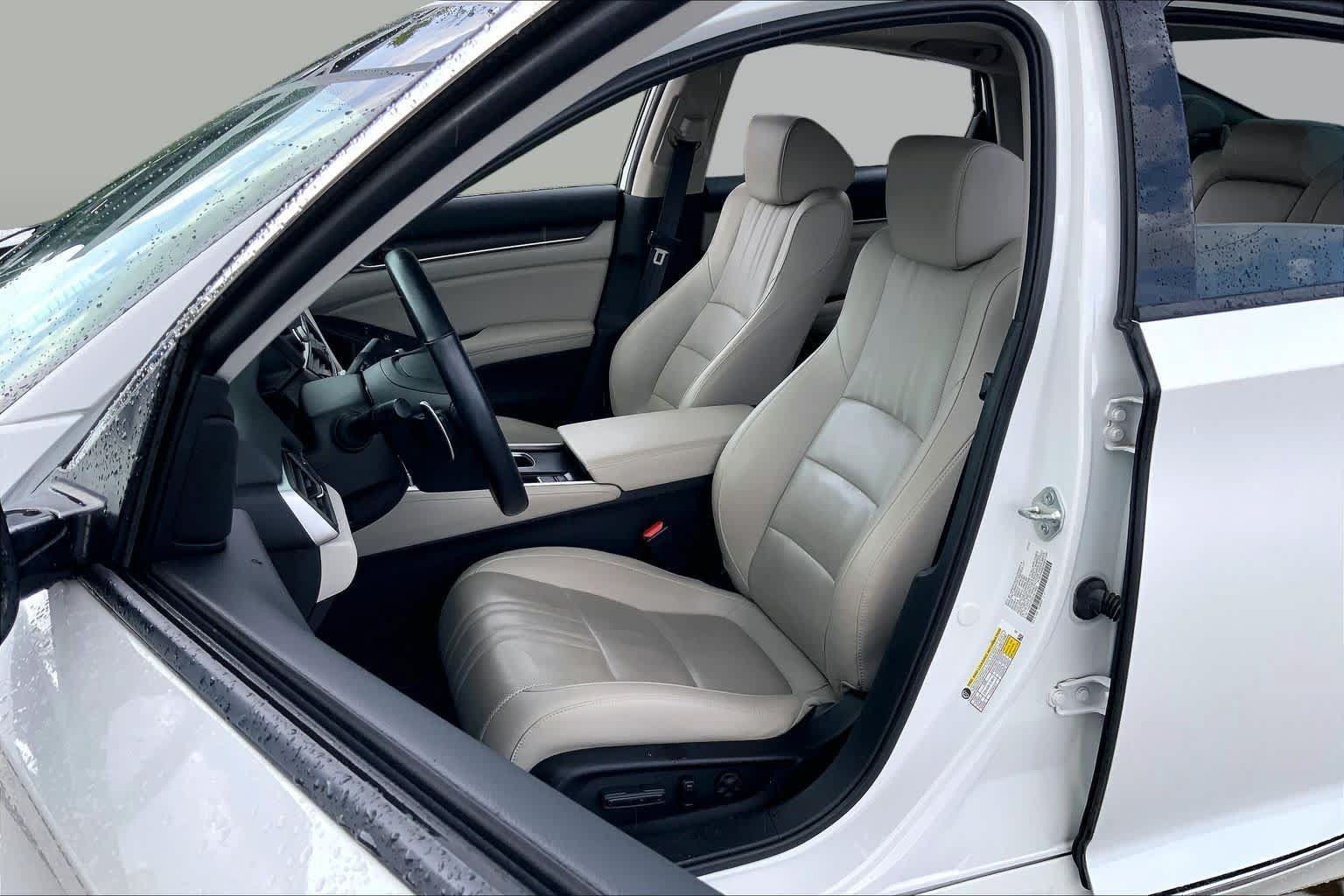 Used 2022 Honda Accord Touring image 7