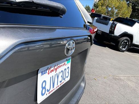Used 2019 Toyota RAV4 LE w/ Carpet Mat Package FWD image 30