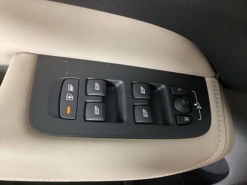 New 2026 Volvo XC60 T8 Plus w/ Protection Package Premier image 18