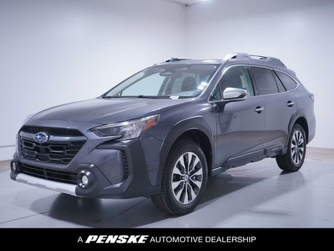 Used 2023 Subaru Outback Touring AWD/4WD image 1