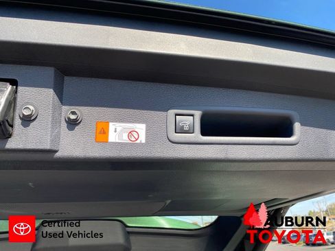 Certified 2025 Toyota Sienna XLE Woodland Edition AWD/4WD image 15