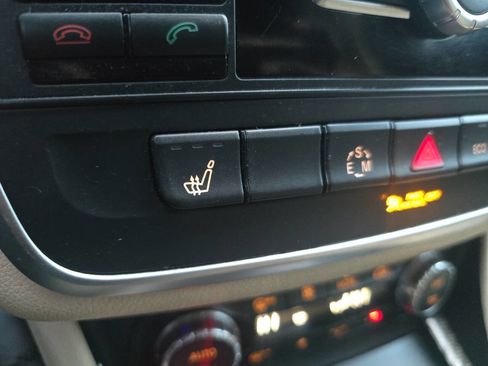 Used 2014 Mercedes-Benz CLA 250 CLA 250 4dr Sedan w/ Premium 1 Package image 23