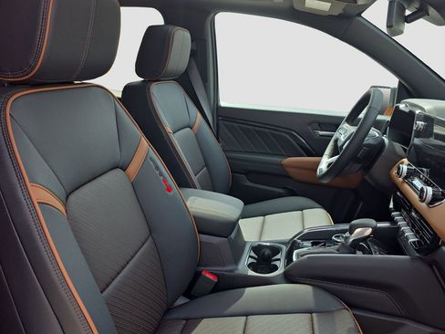 New 2026 GMC Canyon AT4 w/ Technology Plus Package AWD/4WD image 19