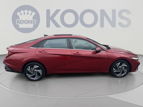 Used 2024 Hyundai Elantra Limited FWD image 17