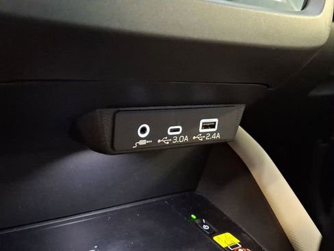 Certified 2025 Subaru Forester Premium image 23