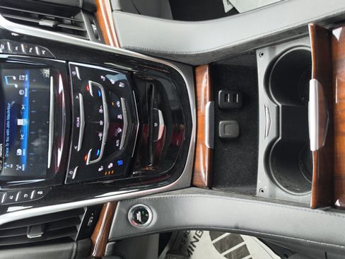 Used 2020 Cadillac Escalade ESV Premium Luxury w/ Escalade Sport Edition AWD/4WD image 8