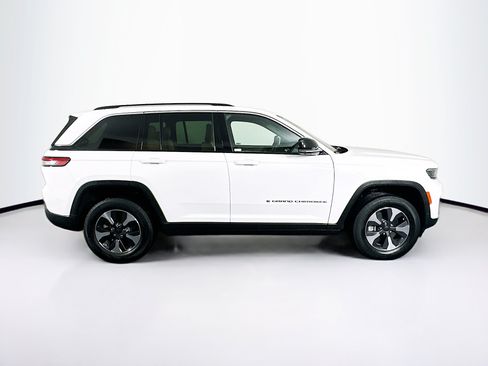 Used 2022 Jeep Grand Cherokee Limited 4xe w/ Luxury Tech Group II AWD/4WD image 10