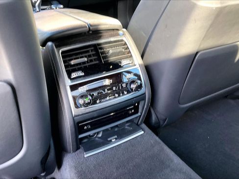 Used 2016 BMW 750i xDrive image 32