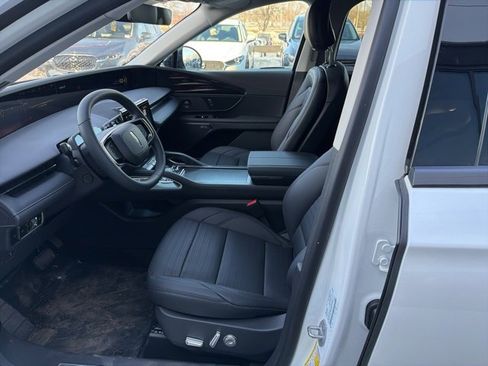 New 2026 Lincoln Nautilus Reserve image 9