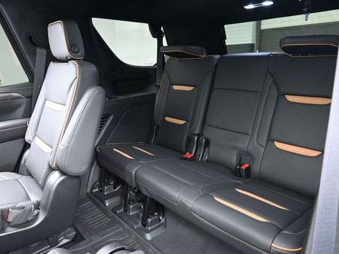Used 2023 GMC Yukon AT4 w/ Technology Package AWD/4WD image 27