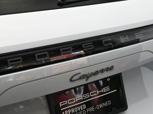 Certified 2023 Porsche Cayenne Platinum Edition AWD/4WD image 36