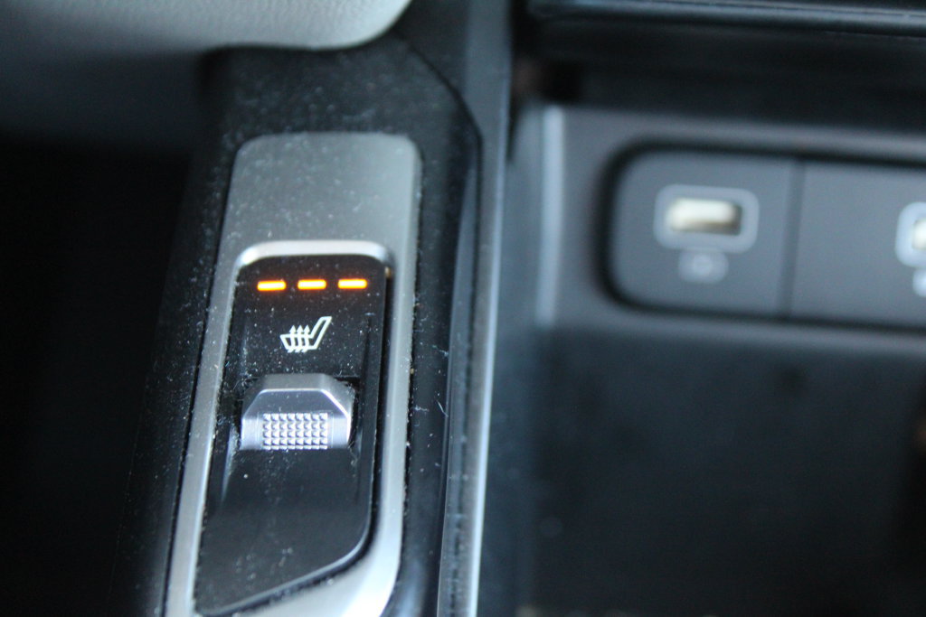 Certified 2023 Kia Sorento S w/ Panoramic Sunroof Package FWD image 38