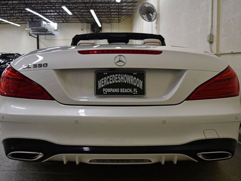 Used 2017 Mercedes-Benz SL 550 image 30