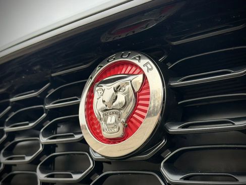 Used 2022 Jaguar F-TYPE Convertible image 13