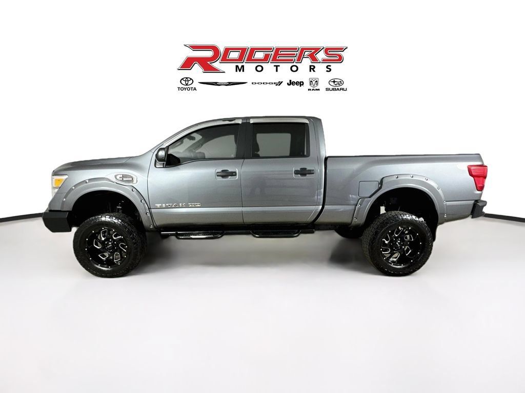 Used 2017 Nissan Titan S AWD/4WD image 4