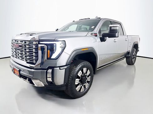 Used 2024 GMC Sierra 2500 Denali w/ Denali Reserve Package image 3