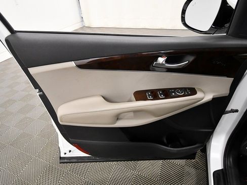 Used 2017 Kia Sorento EX w/ EX Advanced Touring Package image 13